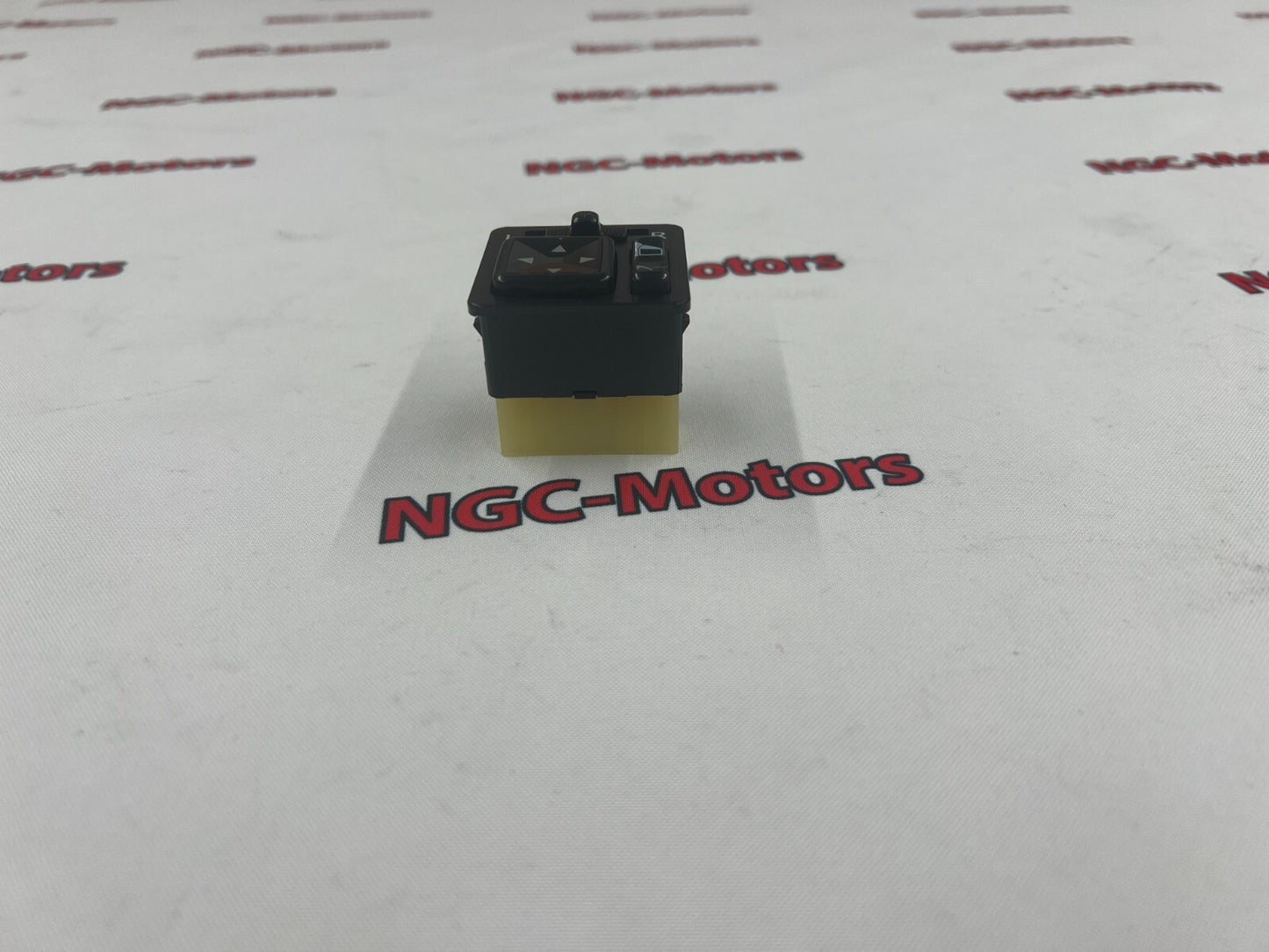 648041