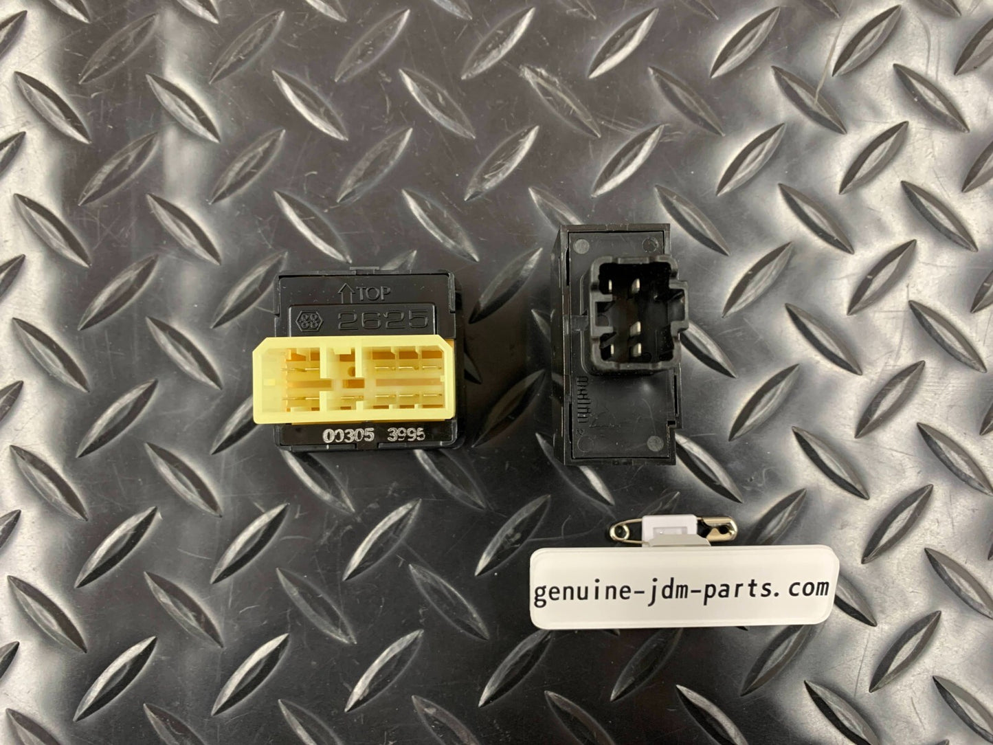 648050