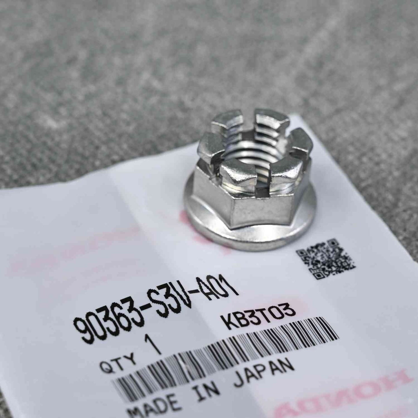 647744