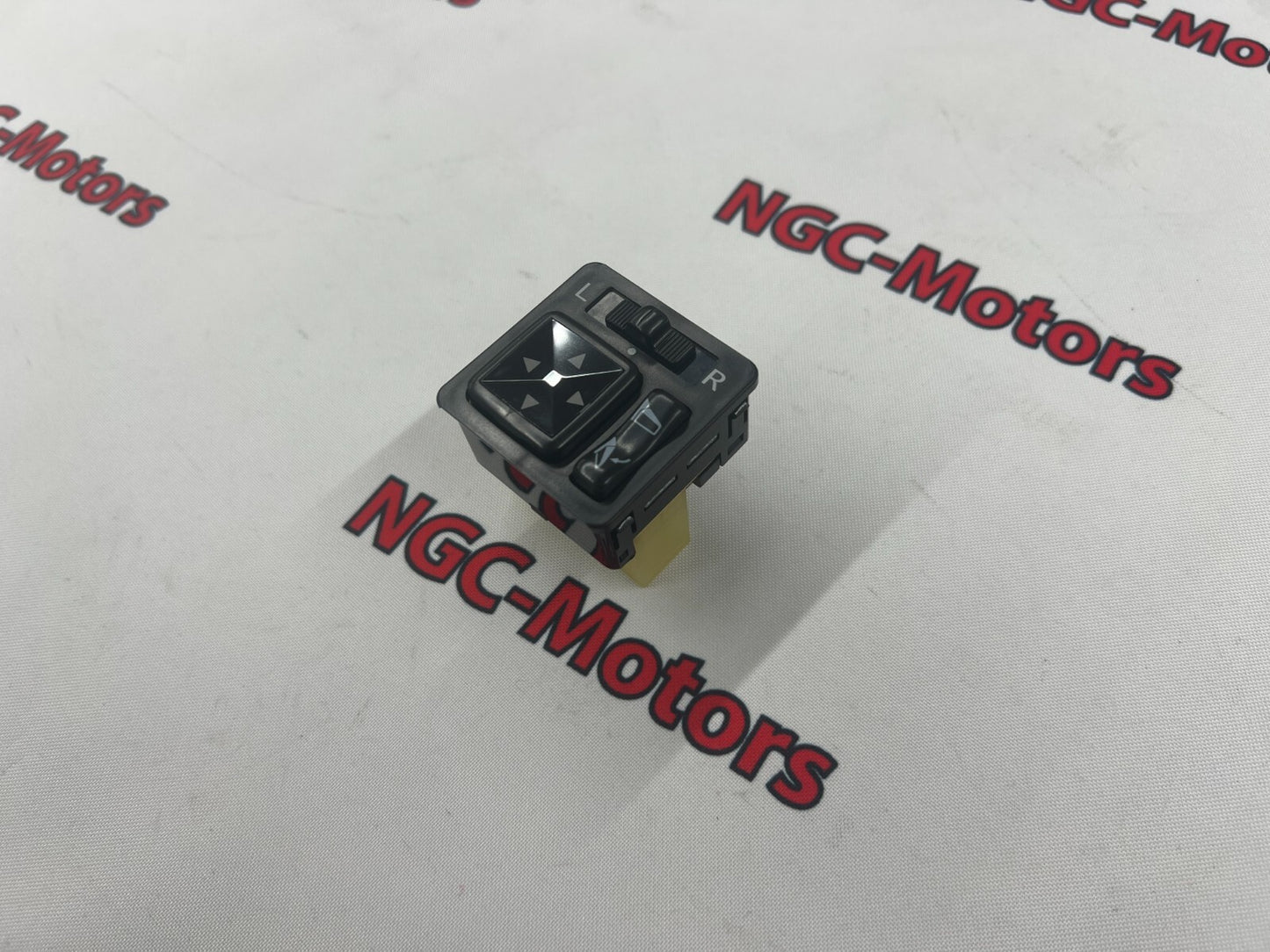 648041