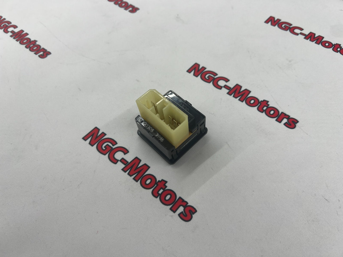 648041
