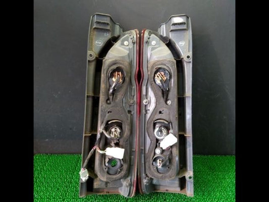 No Ballast JDM RHD Toyota Hiace / 200 system Genuine Tail lens1