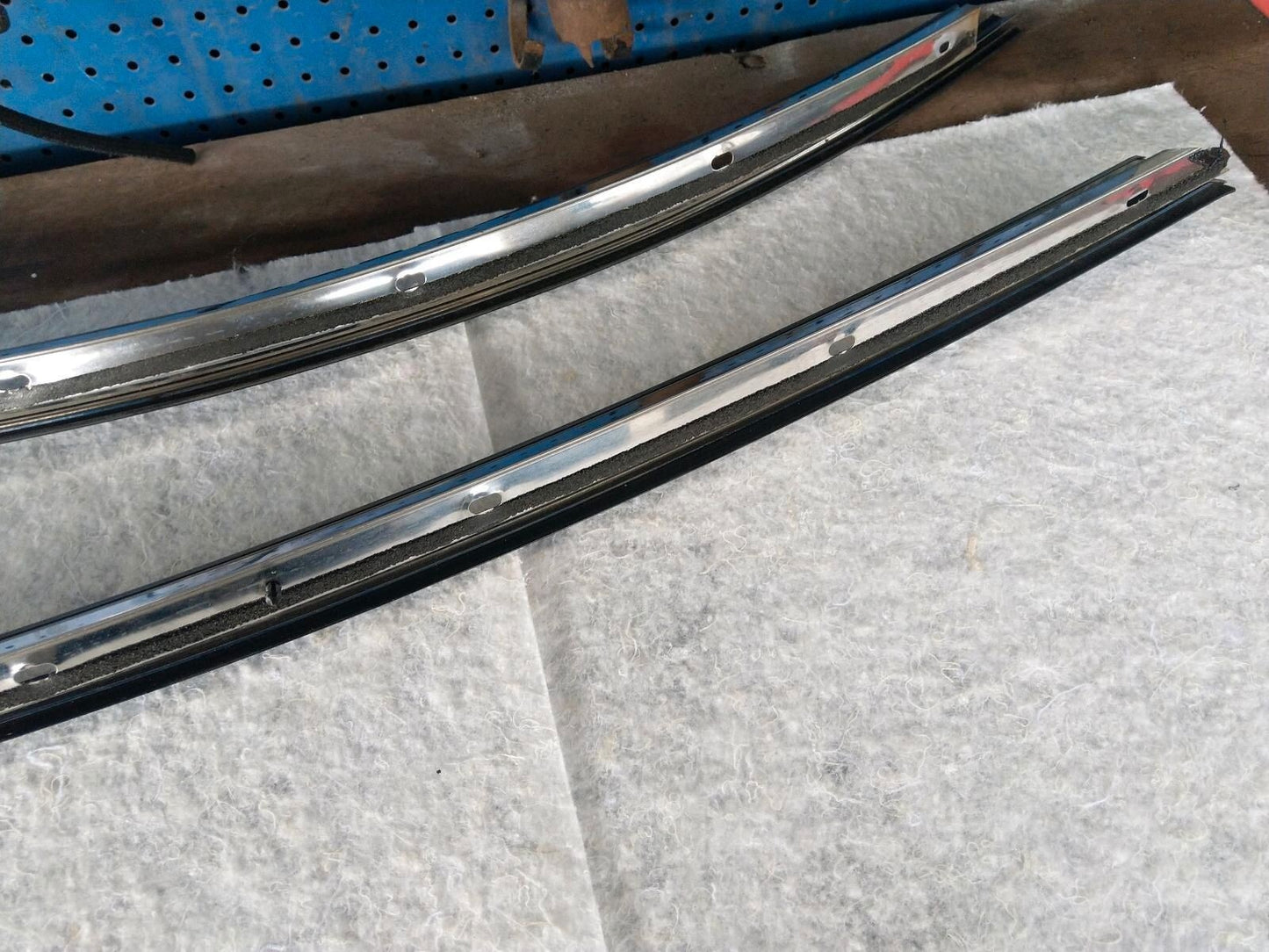 649744