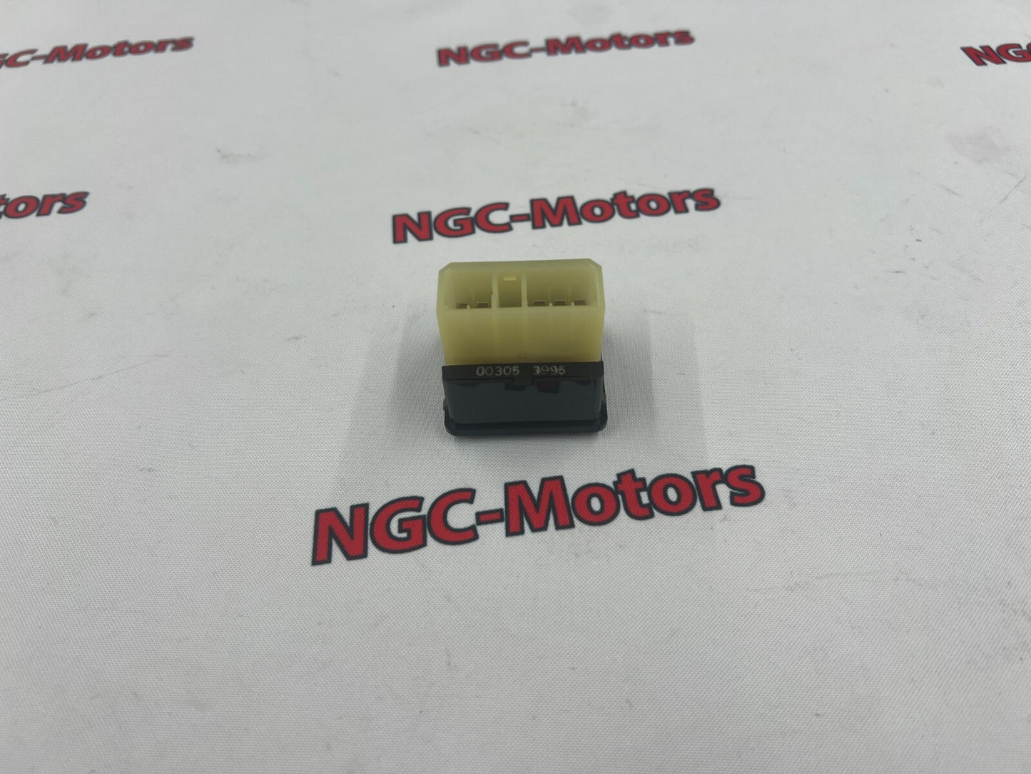 648041