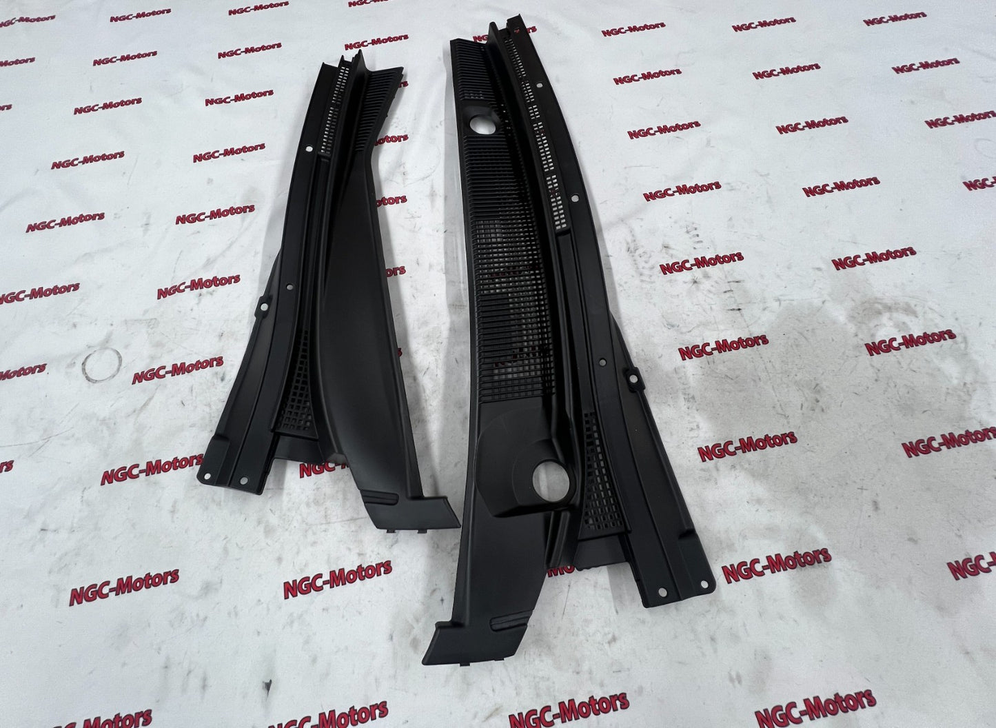 Mitsubishi Front Windshield Cowl Side Garnish LH RH Set MB893066 MB893069 OEM3