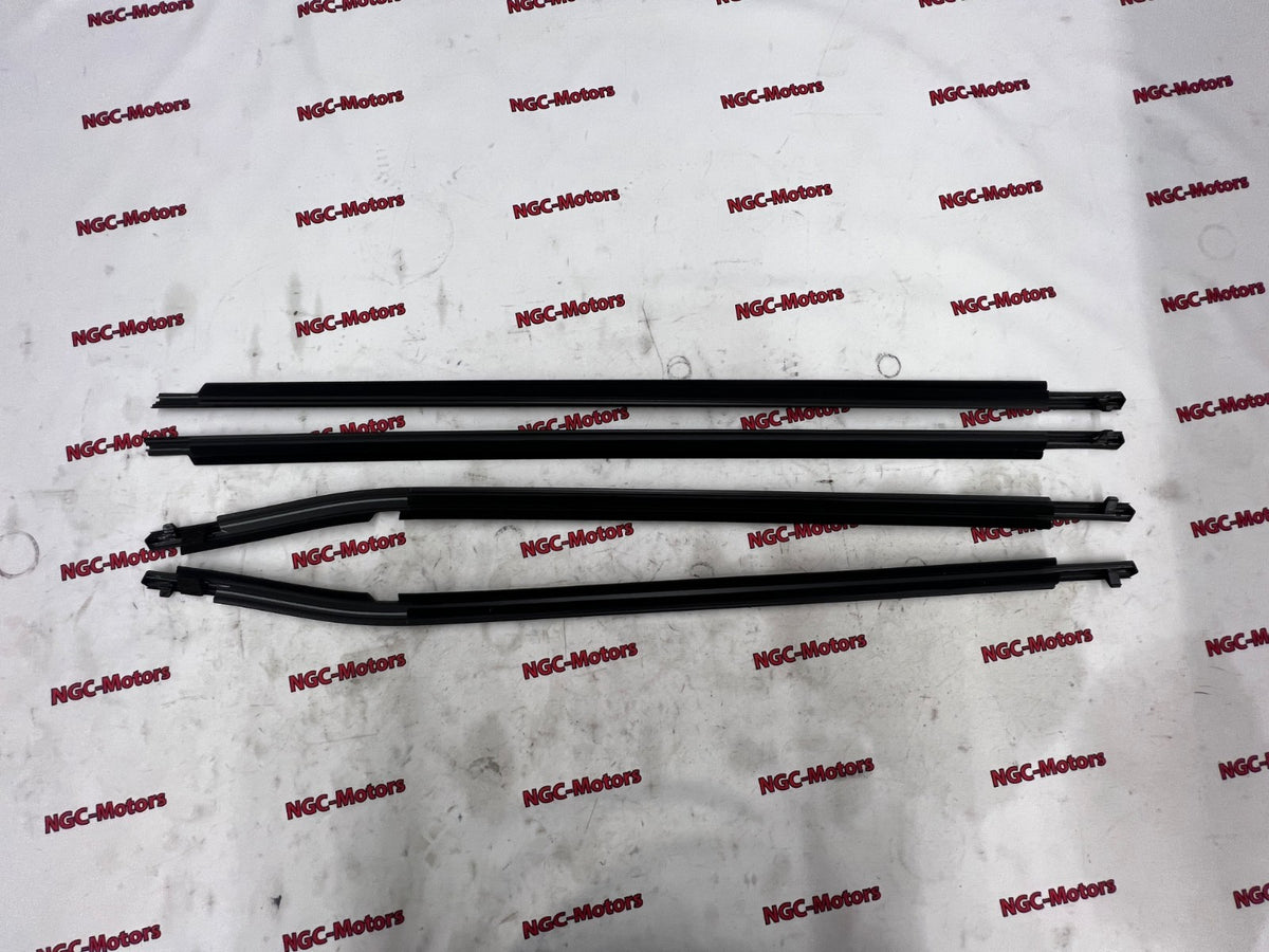Toyota MOULDING ASSY, FRONT REAR DOOR BELT, RH LH set for AURIS Genuine OEM