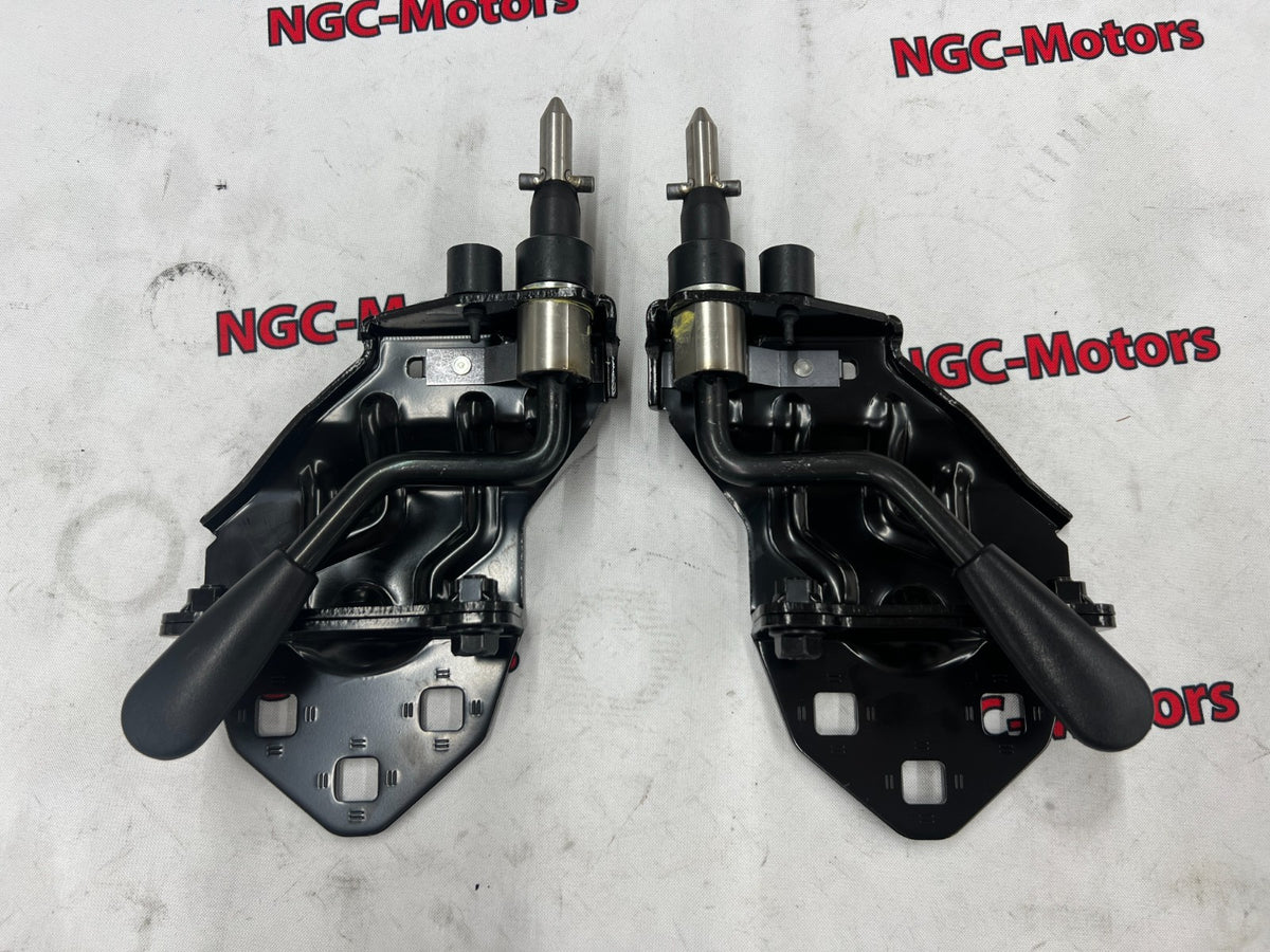 Honda S2000 hardtop forks / upper hardtop brackets - OEM