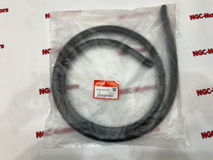 HONDA Genuine NSX NA1 NA2 RR Hatch Lower Weatherstrip OEM