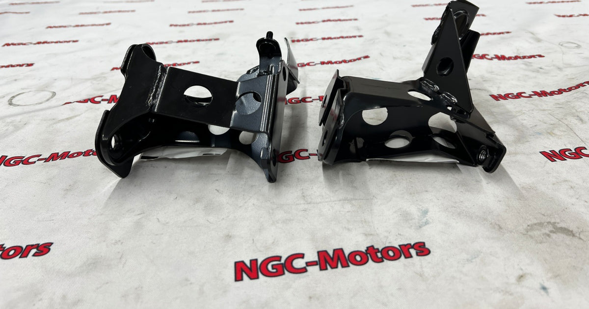 Mazda Genuine RX-7 FD3S Front Stabilizer Bracket Left & Right FD01-34-180E /160F