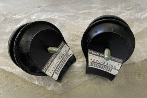 OEM Genuine Nissan INSULATOR ENGINE MOUNTING FRONT 2piece Skyline ER34 RB25DE