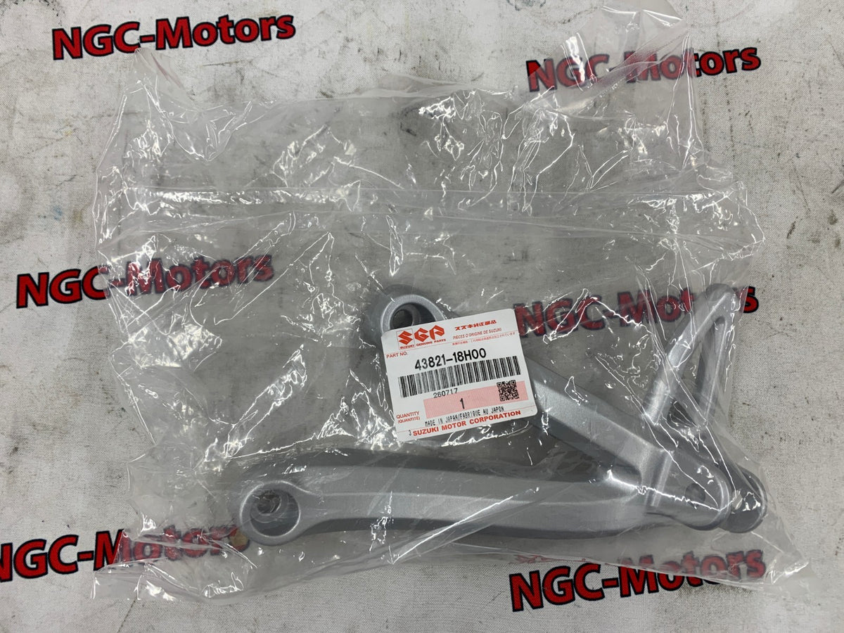 43821-18H00-000 Suzuki Bracket,pillion footrest,l 4382118H00000, New Genuine OEM