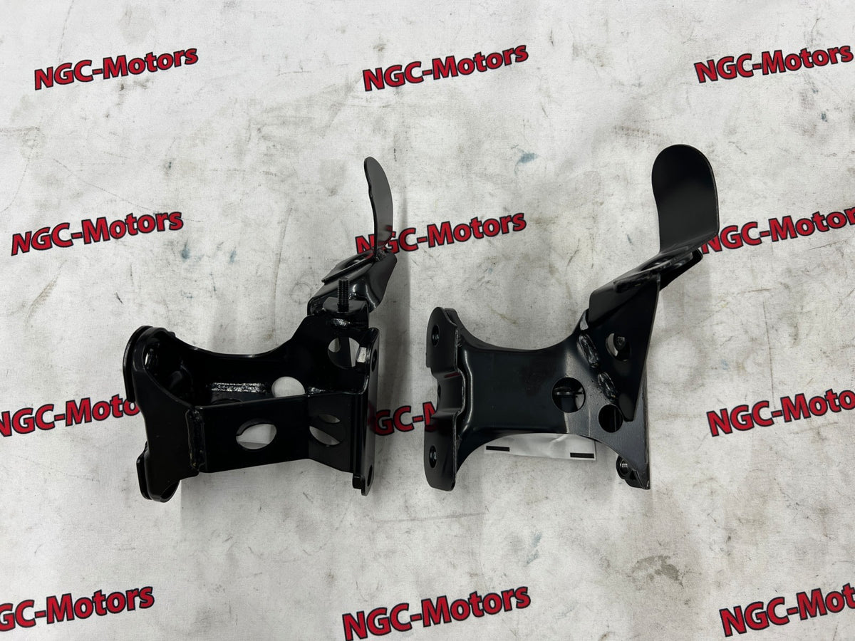 Mazda Genuine RX-7 FD3S Front Stabilizer Bracket Left & Right FD01-34-180E /160F