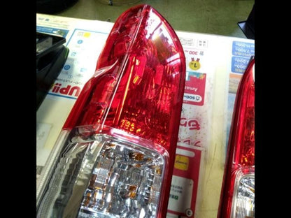 No Ballast JDM RHD TOYOTA Genuine tail lens for 200 series Hiace4