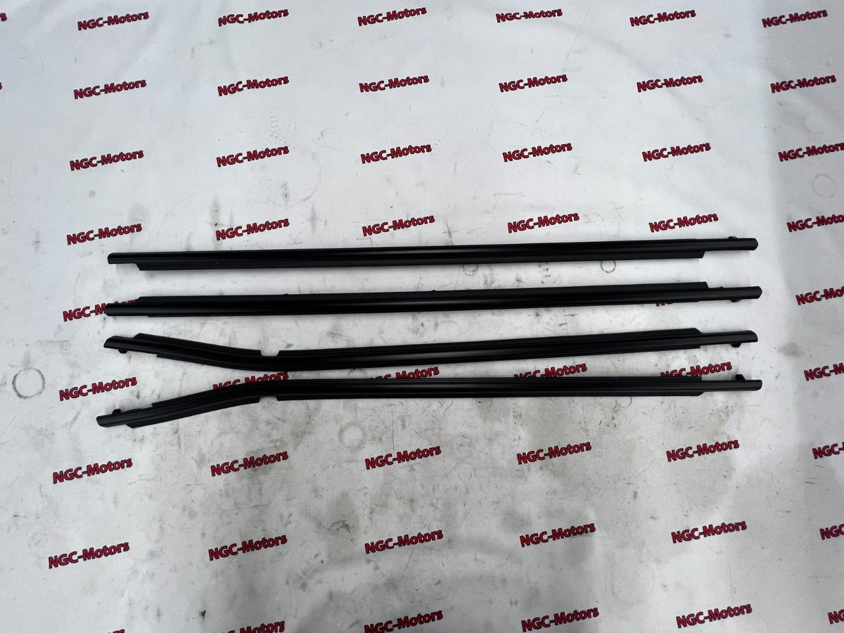 Toyota MOULDING ASSY, FRONT REAR DOOR BELT, RH LH set for AURIS Genuine OEM