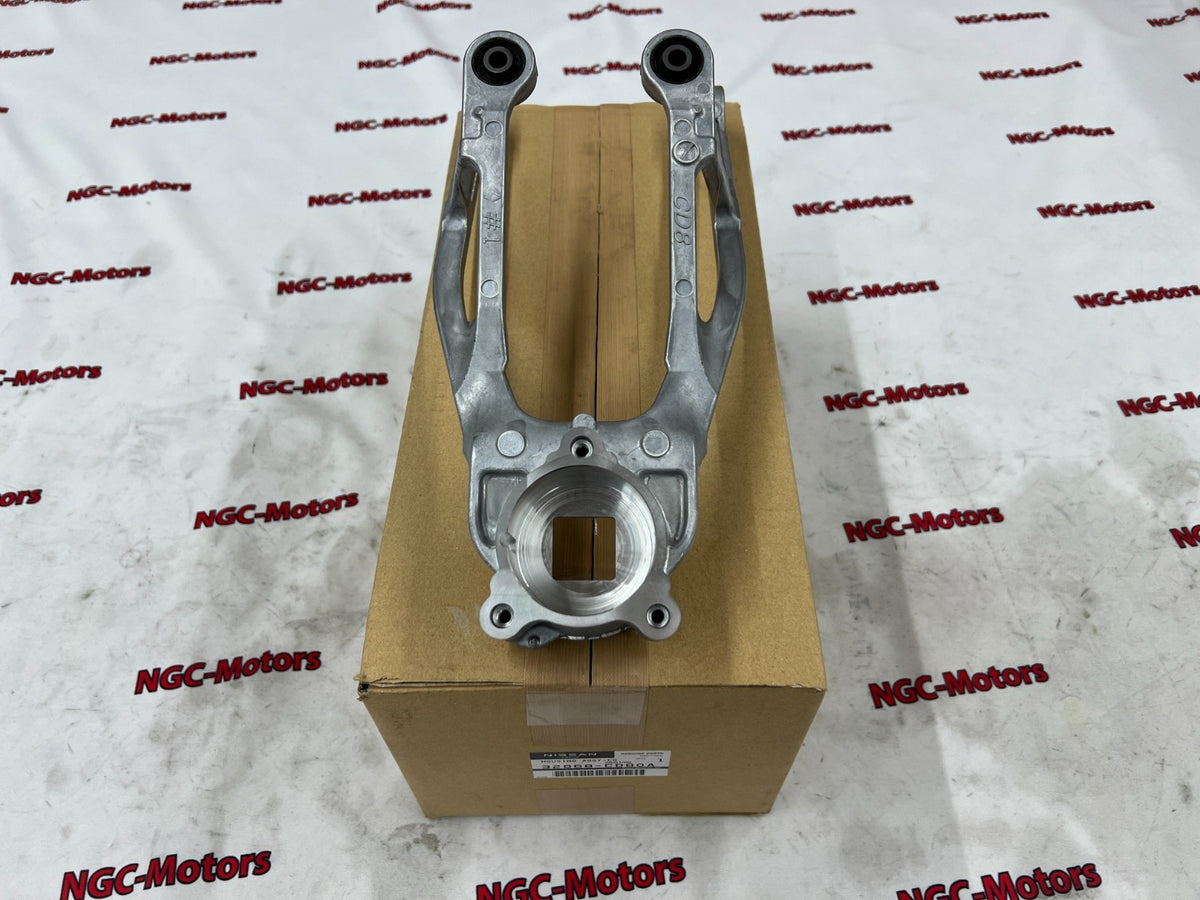 Genuine OEM Nissan 370Z Z34 G37 Q60 Manual Shifter Bracket P/N 32868-CD80A