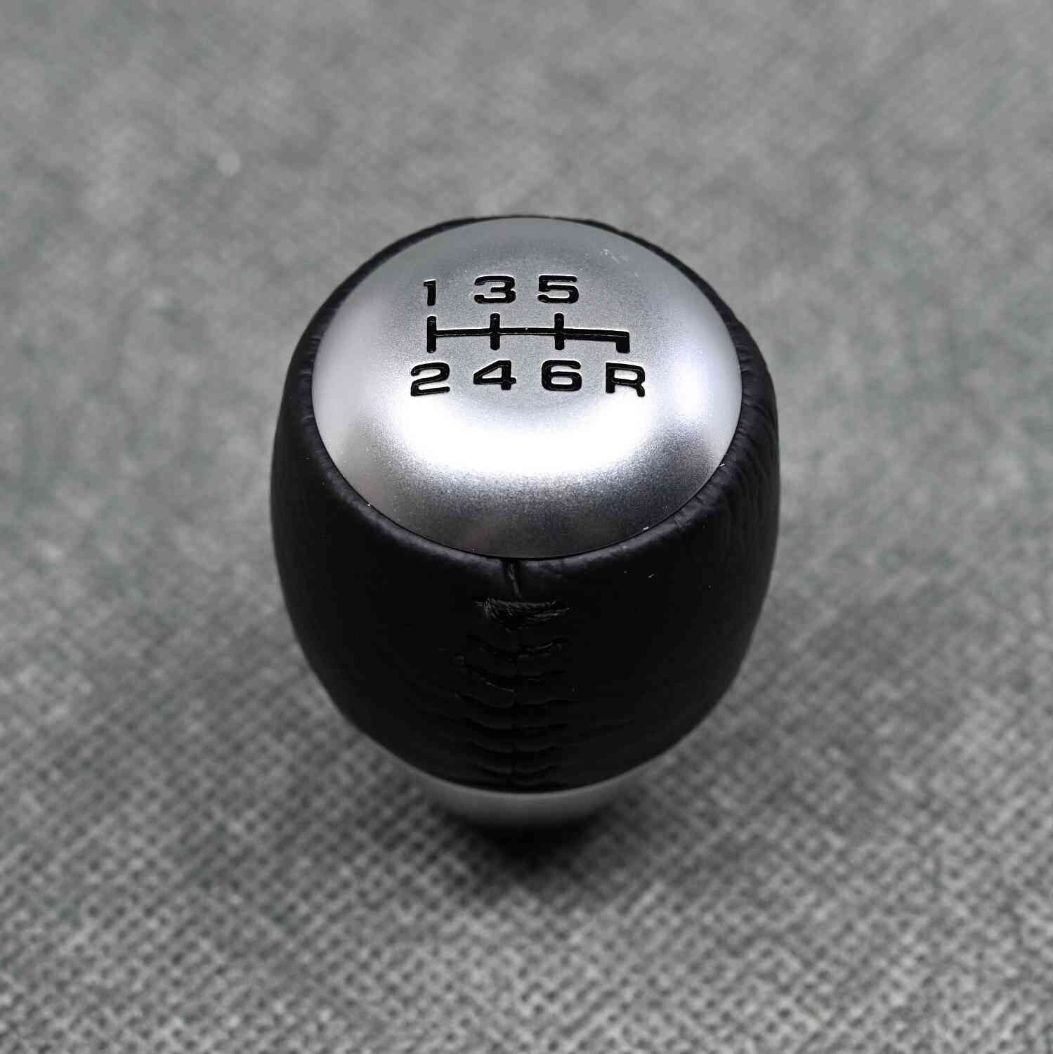 647877