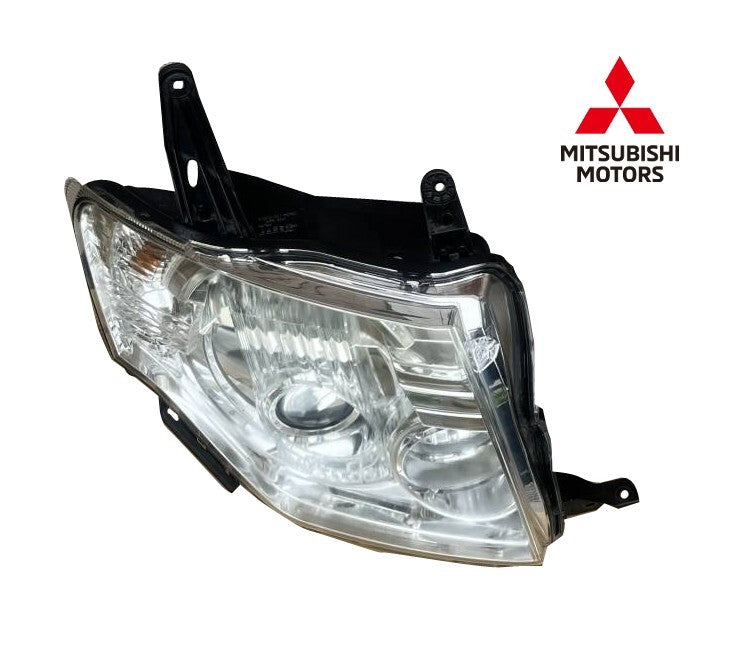 OEM Genuine Mitsubishi Pajero Montero V98W Right HID Headlight Assembly 8301C6040