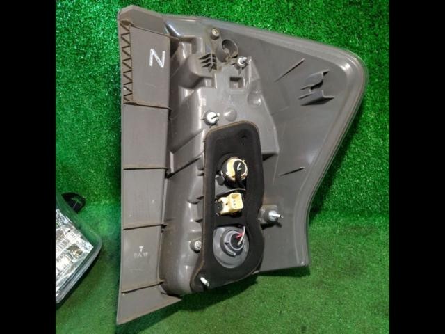 No Ballast JDM RHD TOYOTA (Toyota) genuine Tail lens [Prius α ZVW40]3