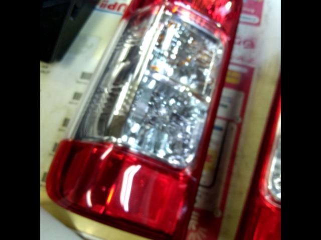 No Ballast JDM RHD TOYOTA Genuine tail lens for 200 series Hiace3