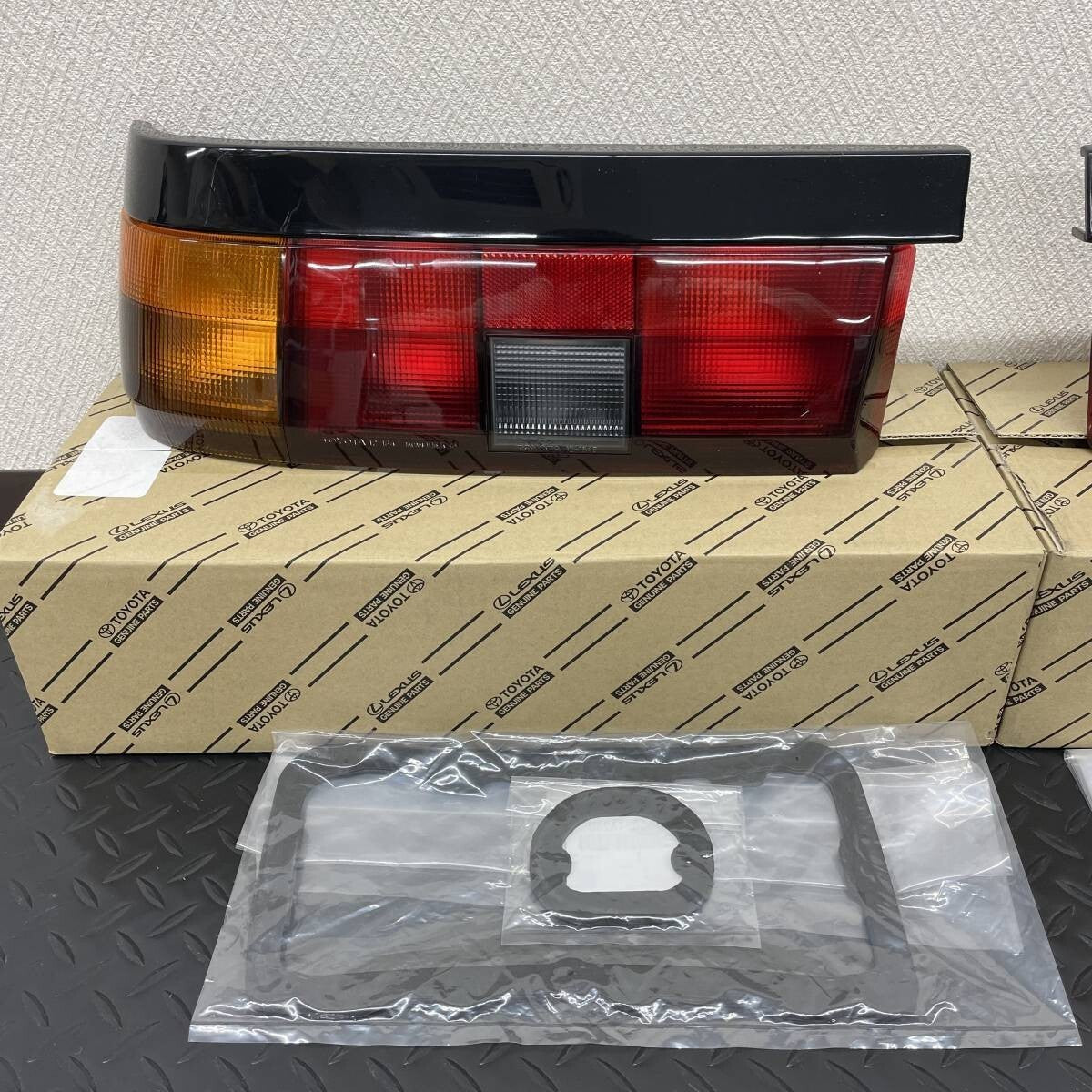 Toyota Corolla AE86 Sprinter Trueno 3 Doors Early Model Tail Lens R＆L GASKETx4
