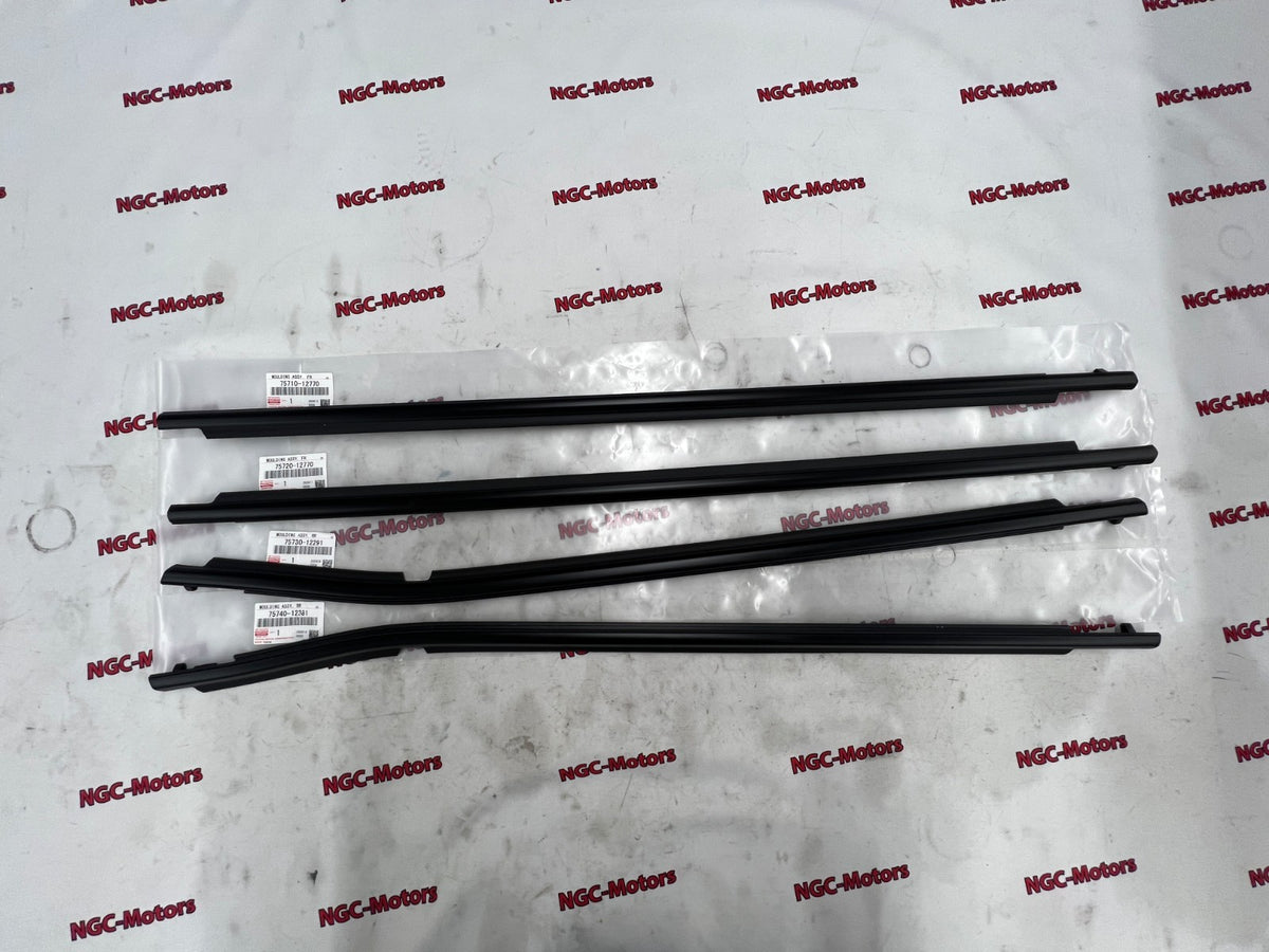 Toyota MOULDING ASSY, FRONT REAR DOOR BELT, RH LH set for AURIS Genuine OEM