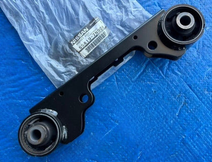 OEM Genuine Nissan Differential Mounting Bracket Murano Z51 55419-JN90A NEW0