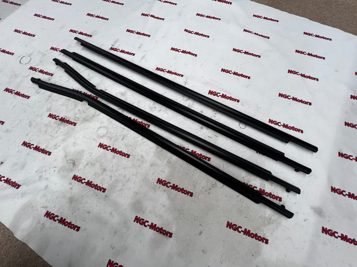 Toyota MOULDING ASSY, FRONT REAR DOOR BELT, RH LH set for AURIS Genuine OEM