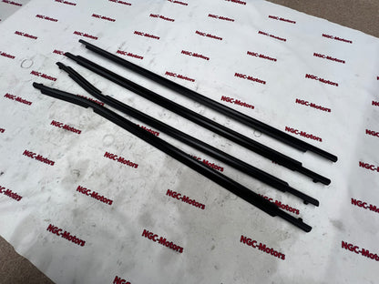 Toyota MOULDING ASSY, FRONT REAR DOOR BELT, RH LH set for AURIS Genuine OEM