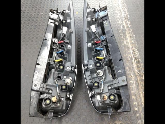 No Ballast JDM RHD TOYOTA 80 series VOXY / Voxy Late genuine tail lens4