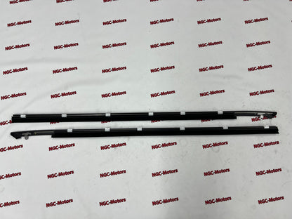 Genuine HONDA 72450-SH3-003 72410-SH3-003 Front Door Window Molding L&R OEM