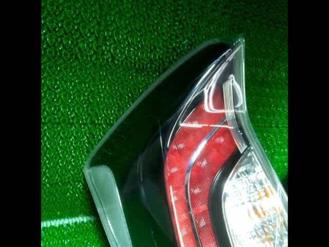 No Ballast JDM RHD TOYOTA Genuine Tail Lens for Prius/30 Series/Late Model/G's2