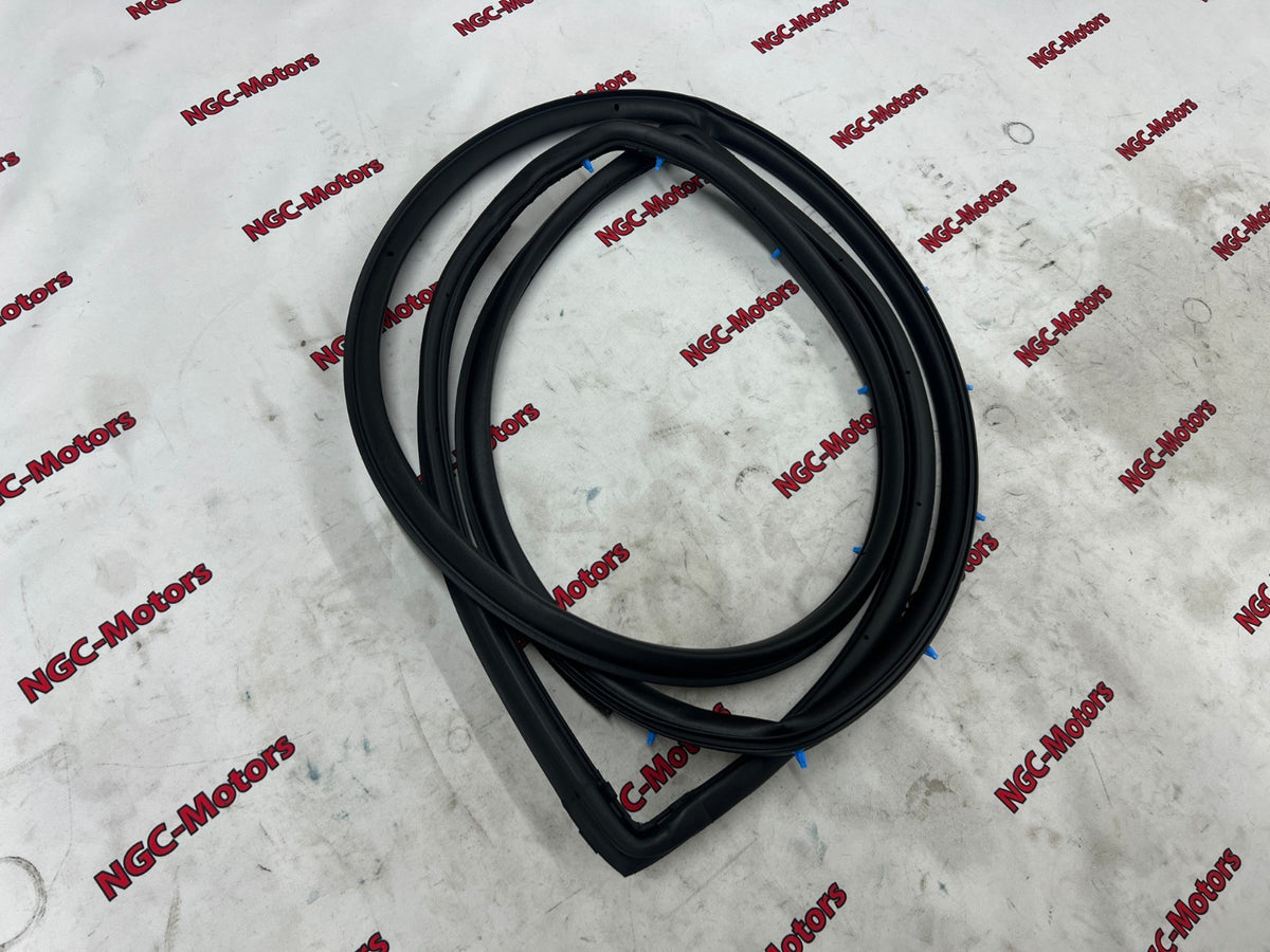 84661-65J00-000 Suzuki Weatherstrip,rr dr opng,r 8466165J00000, New Genuine OEM 
