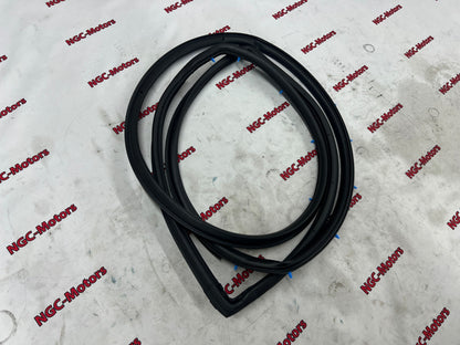 84661-65J00-000 Suzuki Weatherstrip,rr dr opng,r 8466165J00000, New Genuine OEM 