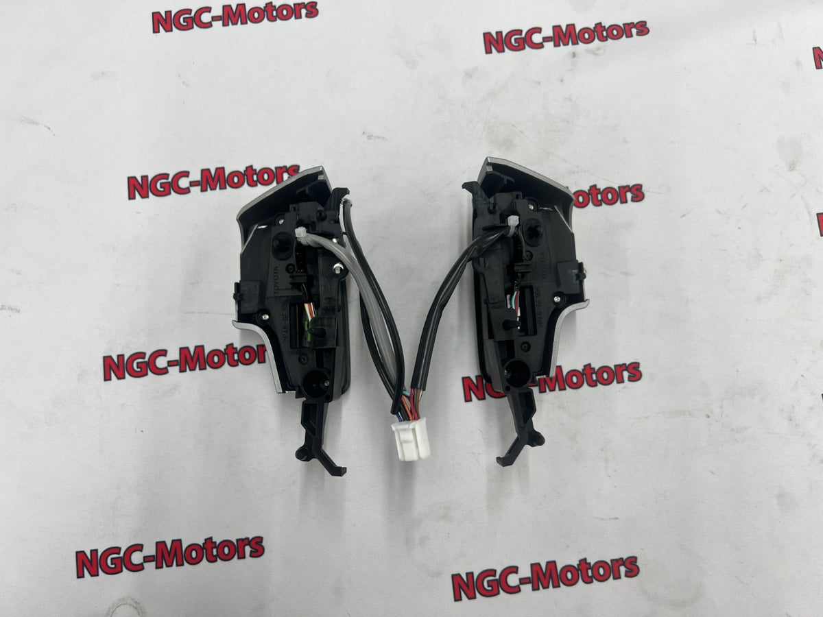 TOYOTA Land Cruiser URJ202 Steering Pad Switch Assy Genuine 84250-60310