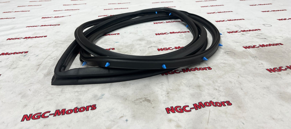 84661-65J00-000 Suzuki Weatherstrip,rr dr opng,r 8466165J00000, New Genuine OEM 