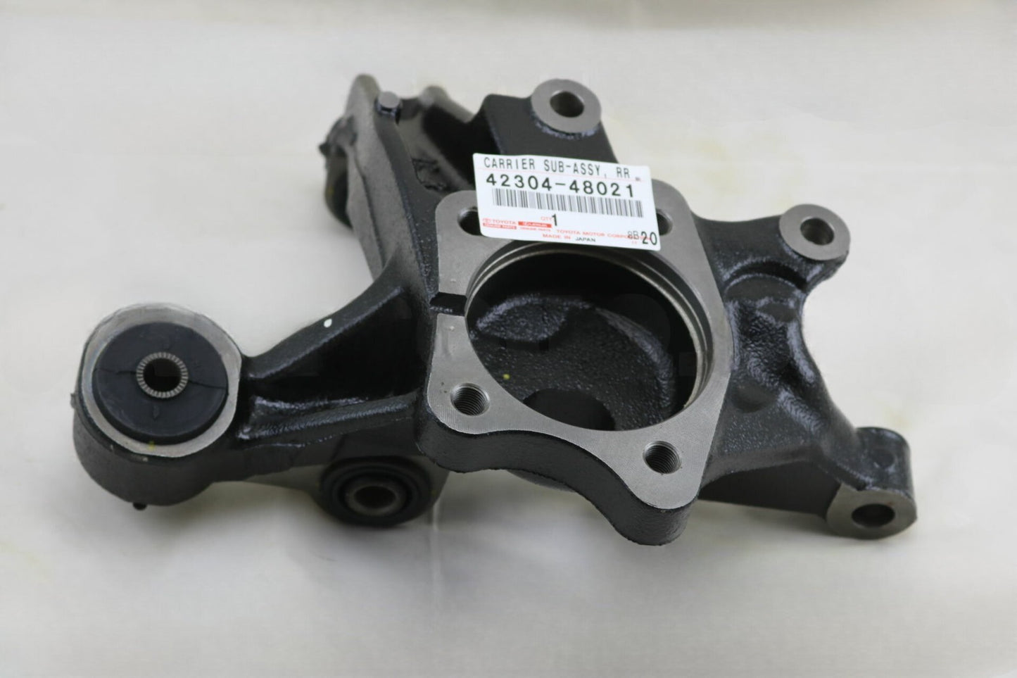 OEM Genuine Toyota CARRIER SUB-ASSY REAR AXLE RH Lexus  Harrier 42304-48021 NEW0
