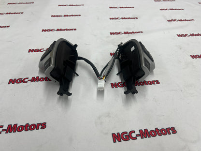 TOYOTA Land Cruiser URJ202 Steering Pad Switch Assy Genuine 84250-60310