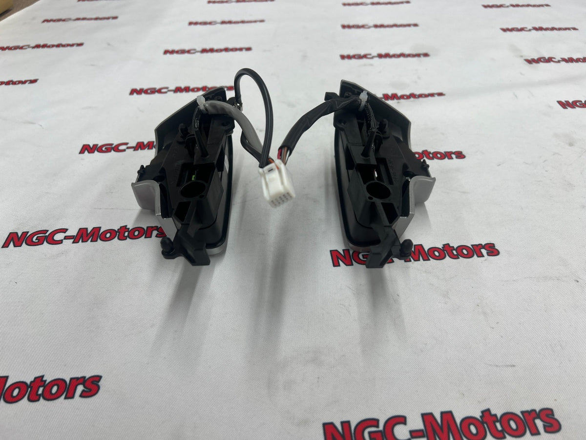 TOYOTA Land Cruiser URJ202 Steering Pad Switch Assy Genuine 84250-60310