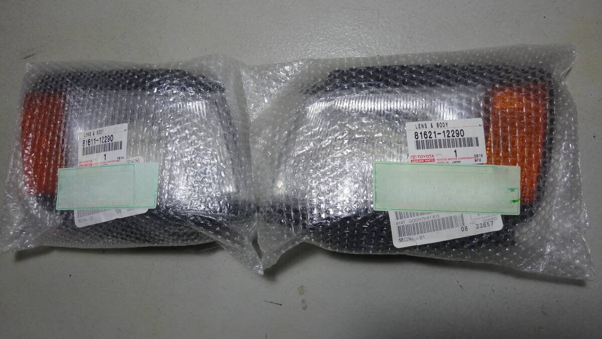 Toyota Genuine COROLLA LEVIN AE86 Corner Lens  Body  81611-12290 81621-12290 New